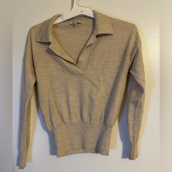 Madewell Sweaters - Cream Madewell sweater #knitwear
Fit to size
100percent Merlino wool